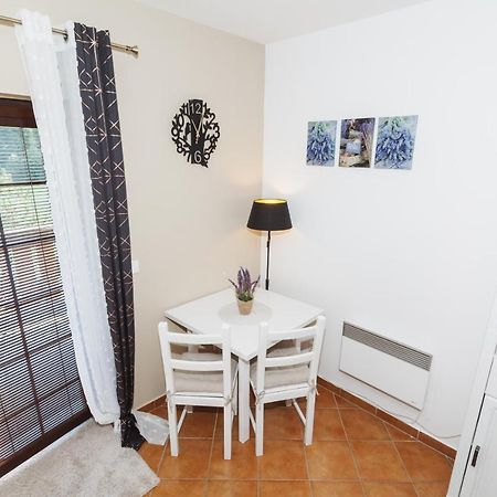 Vila Viktoria - Apartman Viktoria 2 รูชอมแบรอค ภายนอก รูปภาพ