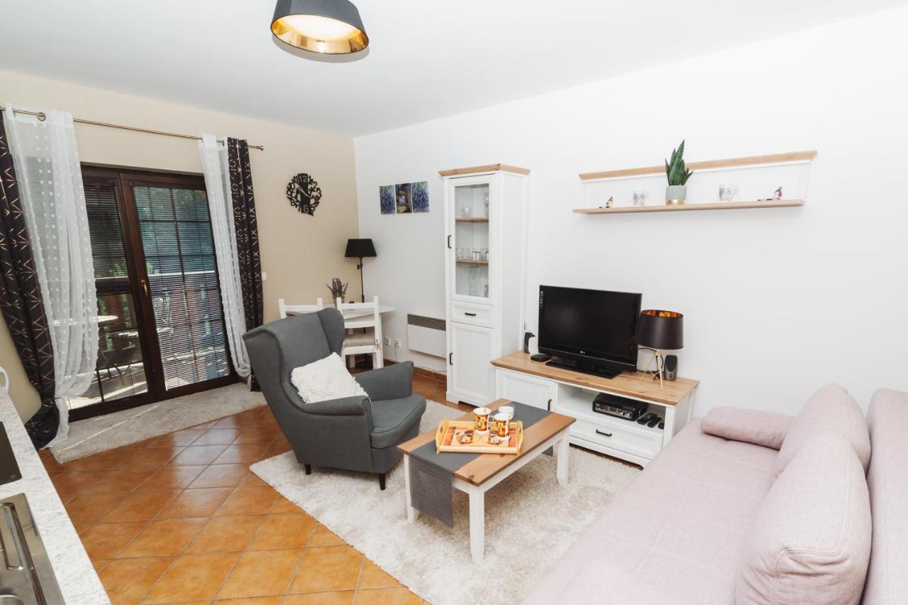 Vila Viktoria - Apartman Viktoria 2 รูชอมแบรอค ภายนอก รูปภาพ